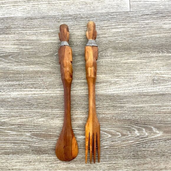Vintage wood carved African spoon and fork salad servers - Picture 10 of 10